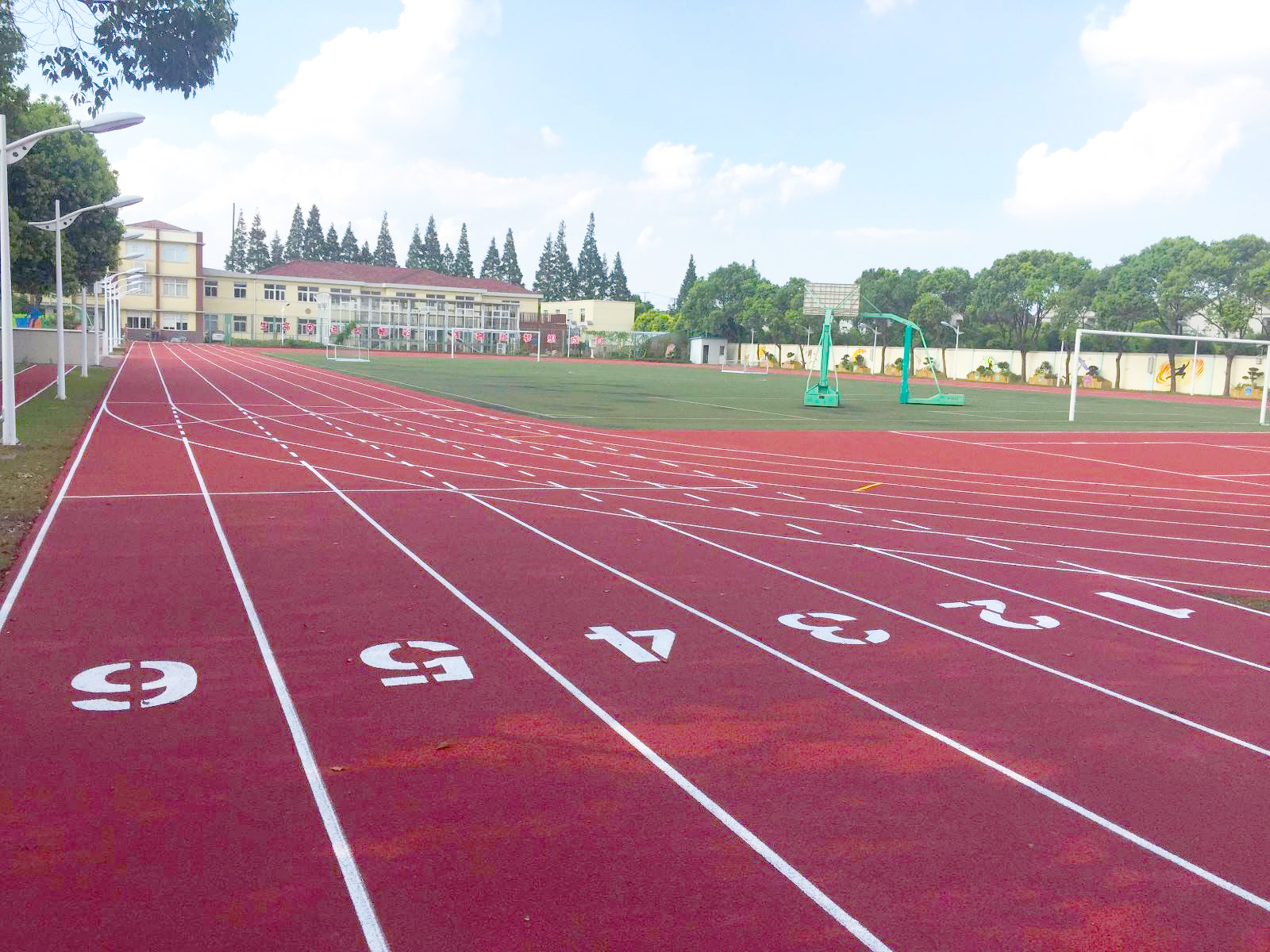 透氣型塑膠跑道