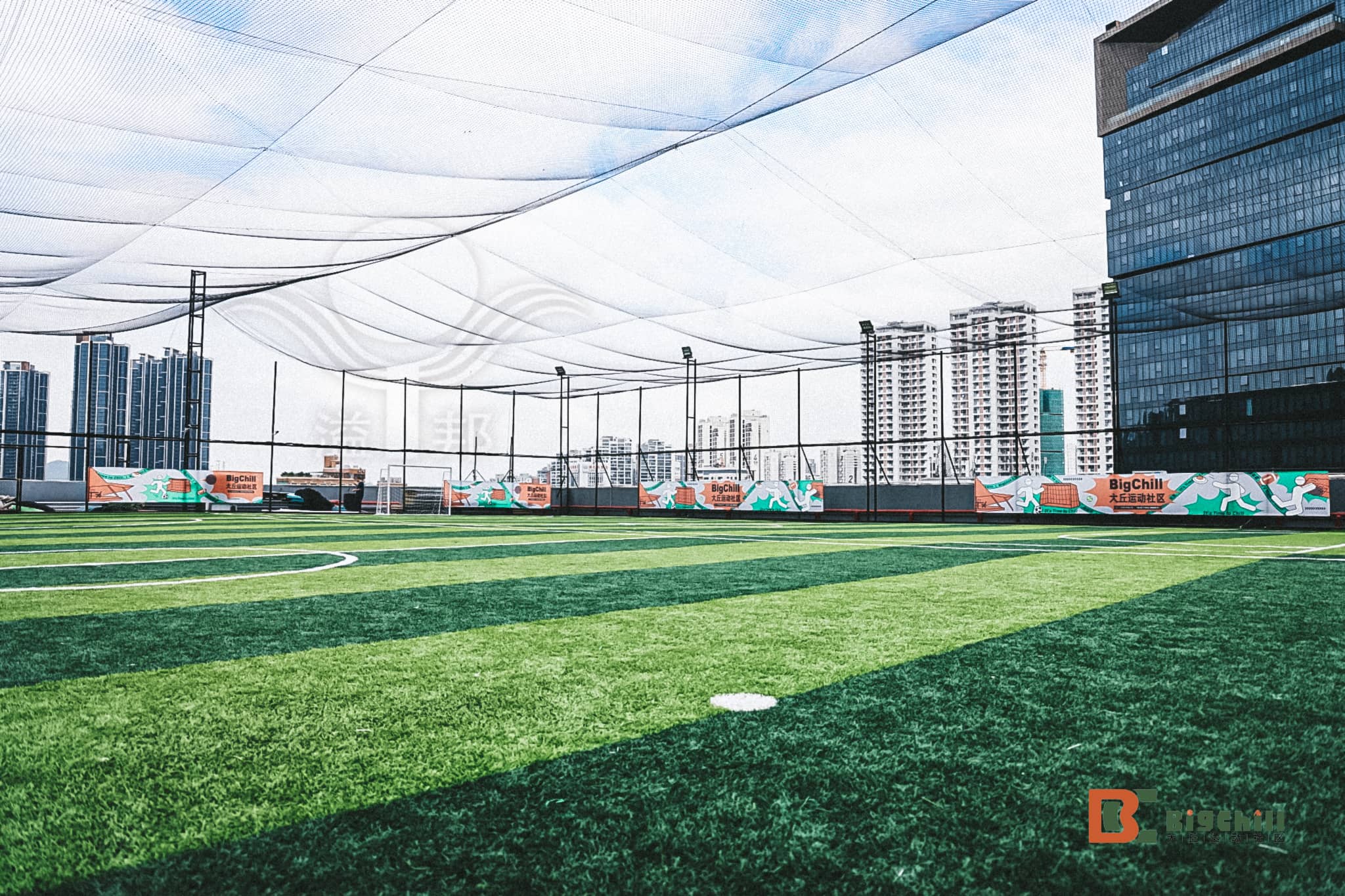 人造草坪足球場(chǎng)