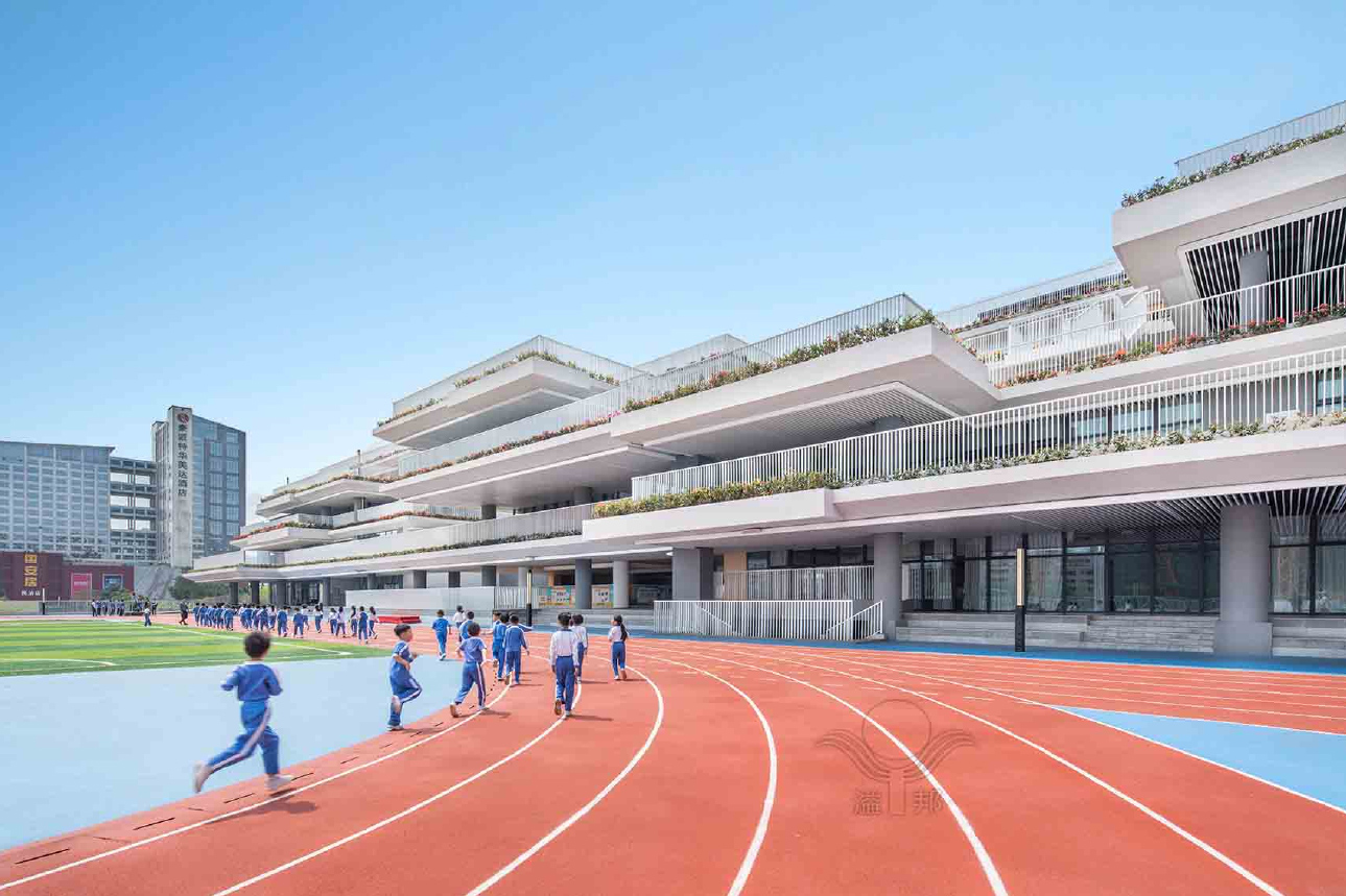 透氣型塑膠跑道