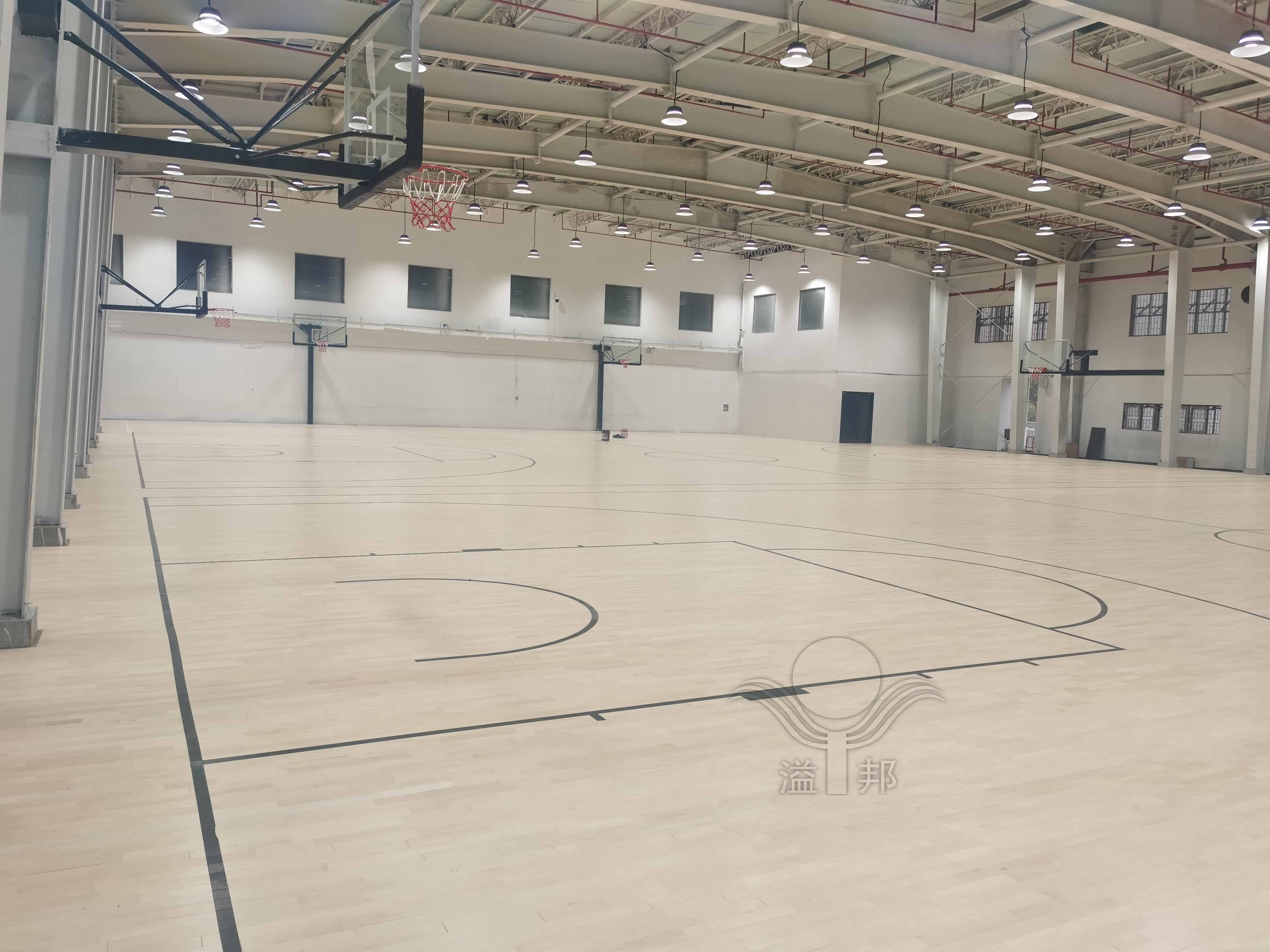 籃球場運(yùn)動(dòng)木地板