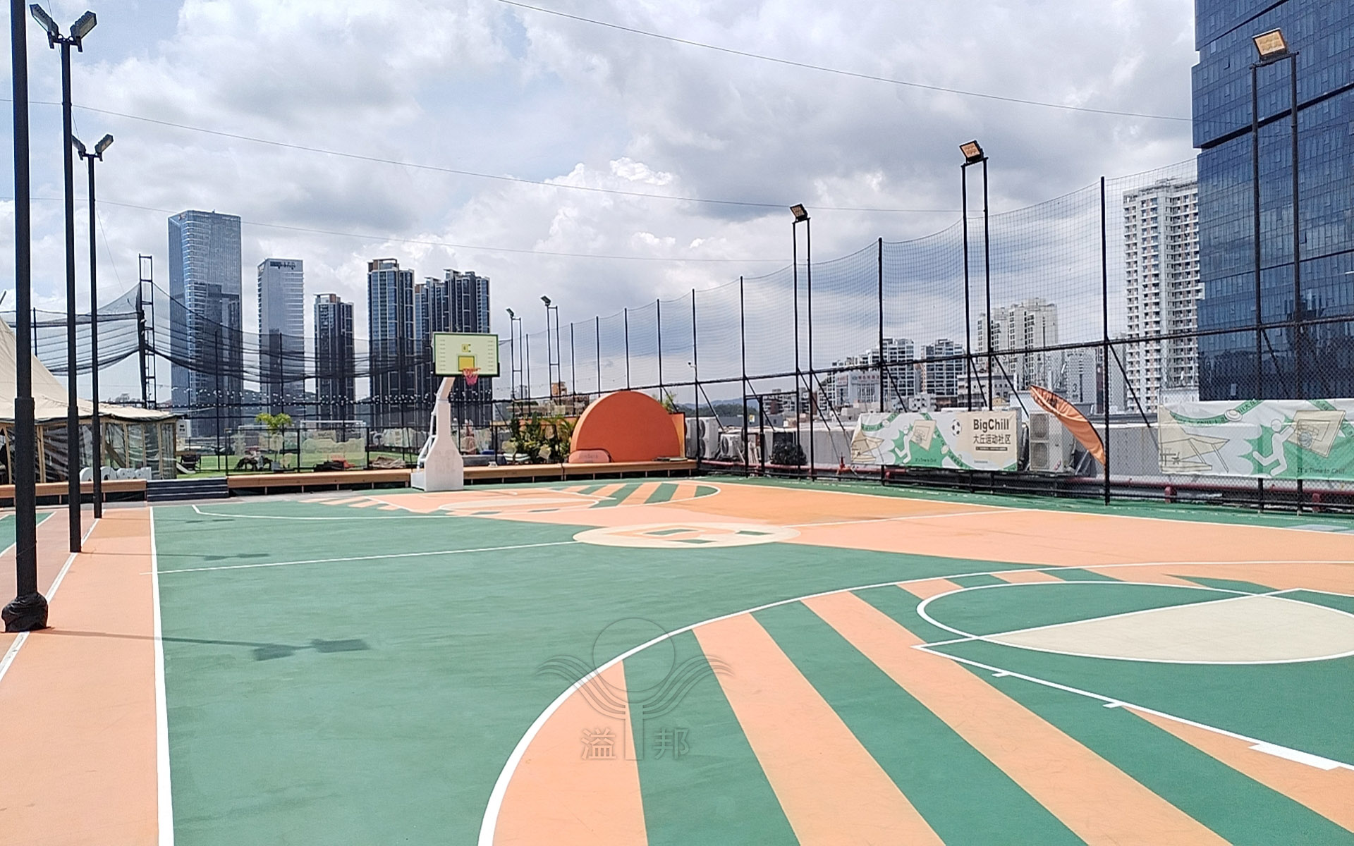 樓頂籃球場