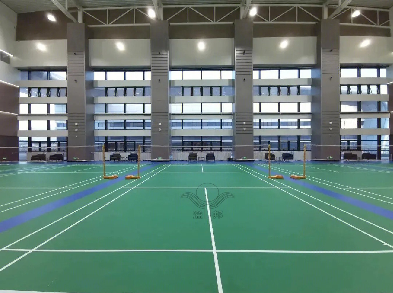 室內(nèi)羽毛球館
