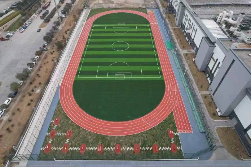 日善廠區(qū)300米跑道、足球場效果圖